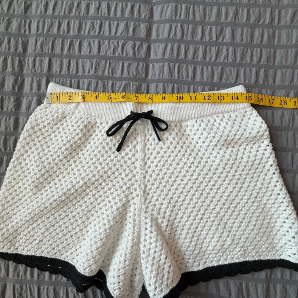 Gap Women Crochet Knit Shorts White Black Scalloped Hem Drawstring Size M NEW